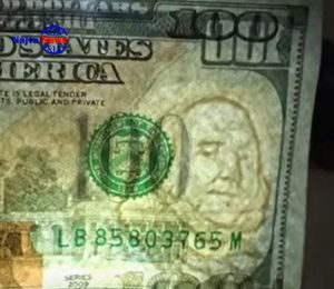 تصویر مخفی بنجامین فرانکلین در 100 دلاری